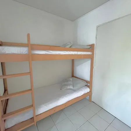 Apartment Climatise Au Coeur De Port Frejus