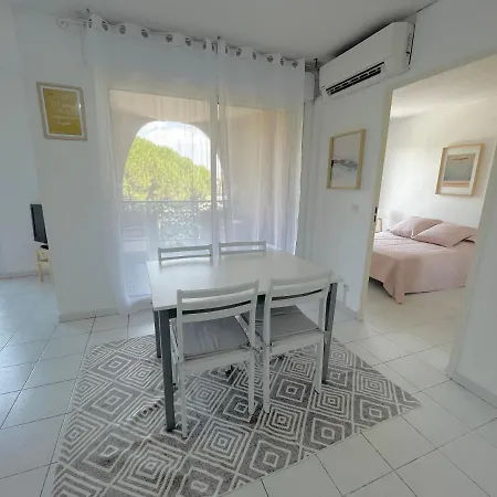 Apartment Climatise Au Coeur De Port *